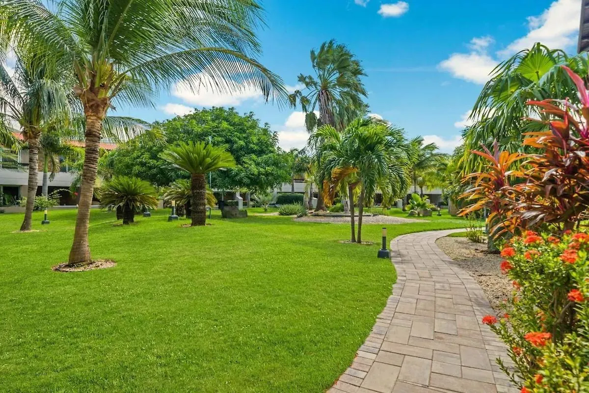 Eagle Beach Luxury House, Walking Distance To The Beach Palm Beach Holiday home