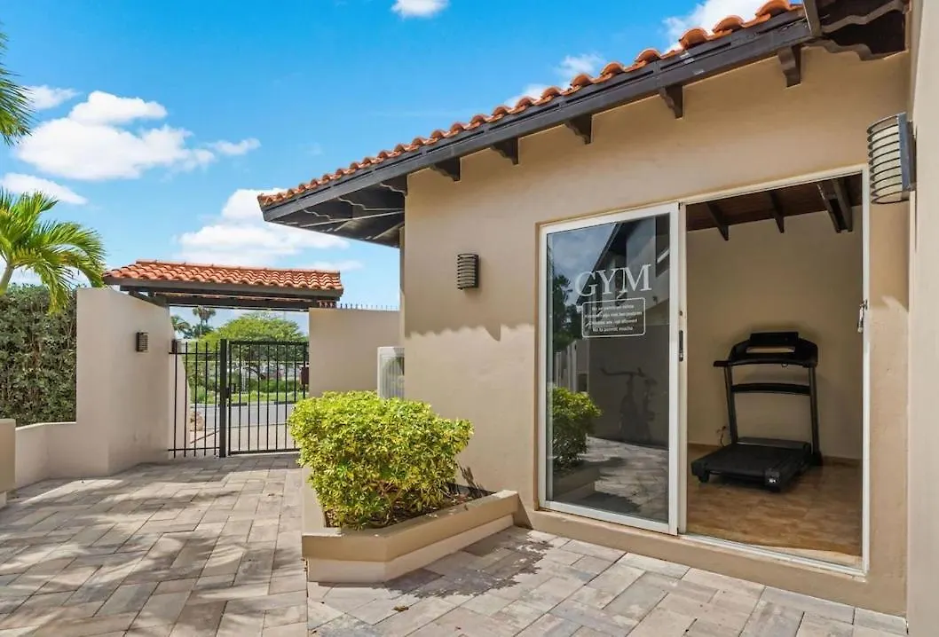 Dom wakacyjny Eagle Beach Luxury House, Walking Distance To The Beach Palm Beach