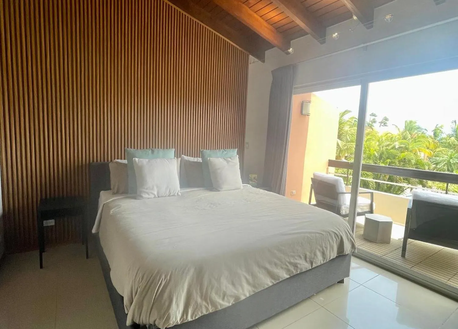 Eagle Beach Luxury House, Walking Distance To The Beach Palm Beach